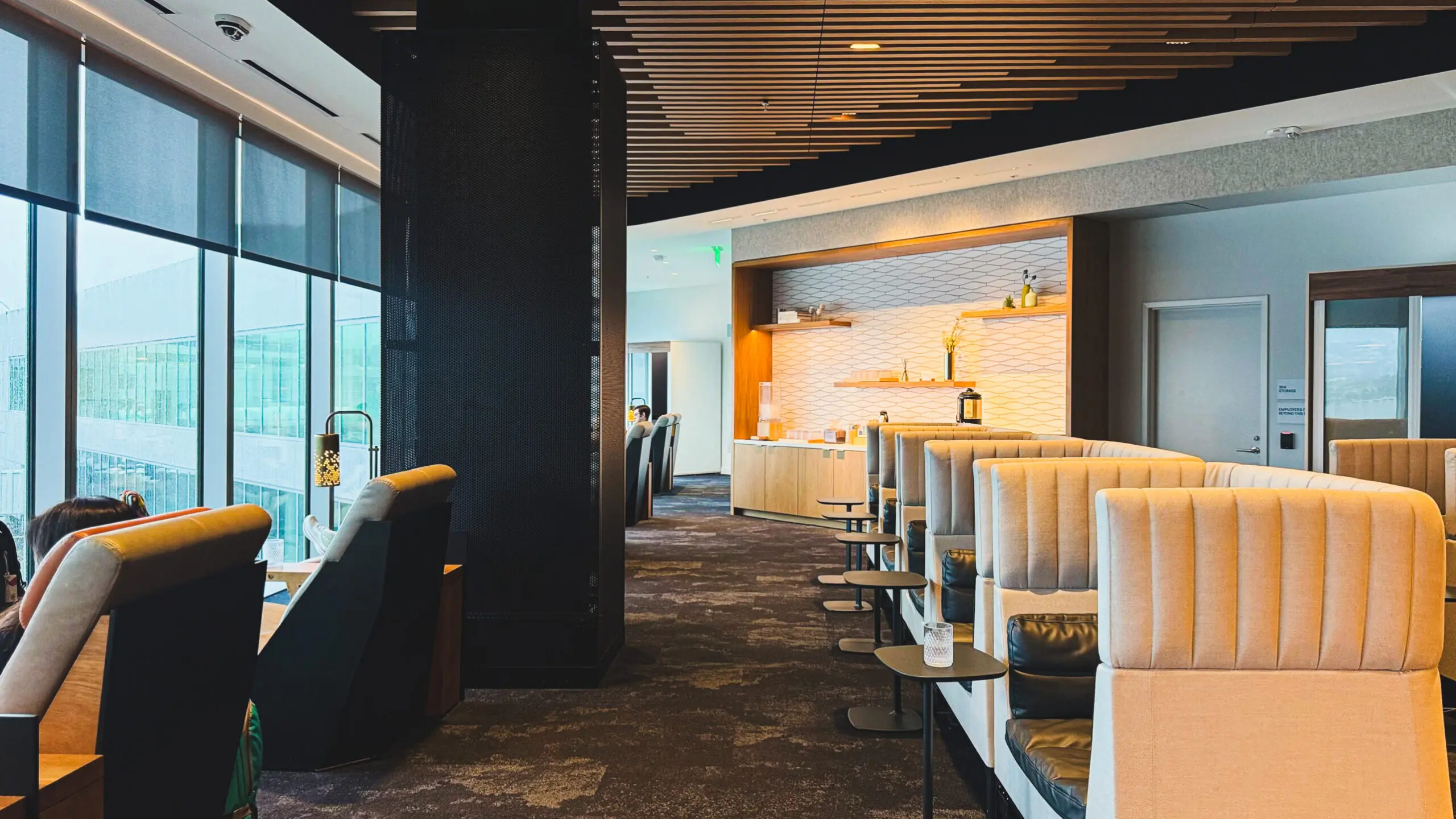 Alaska Airlines Lounge at SFO amenities