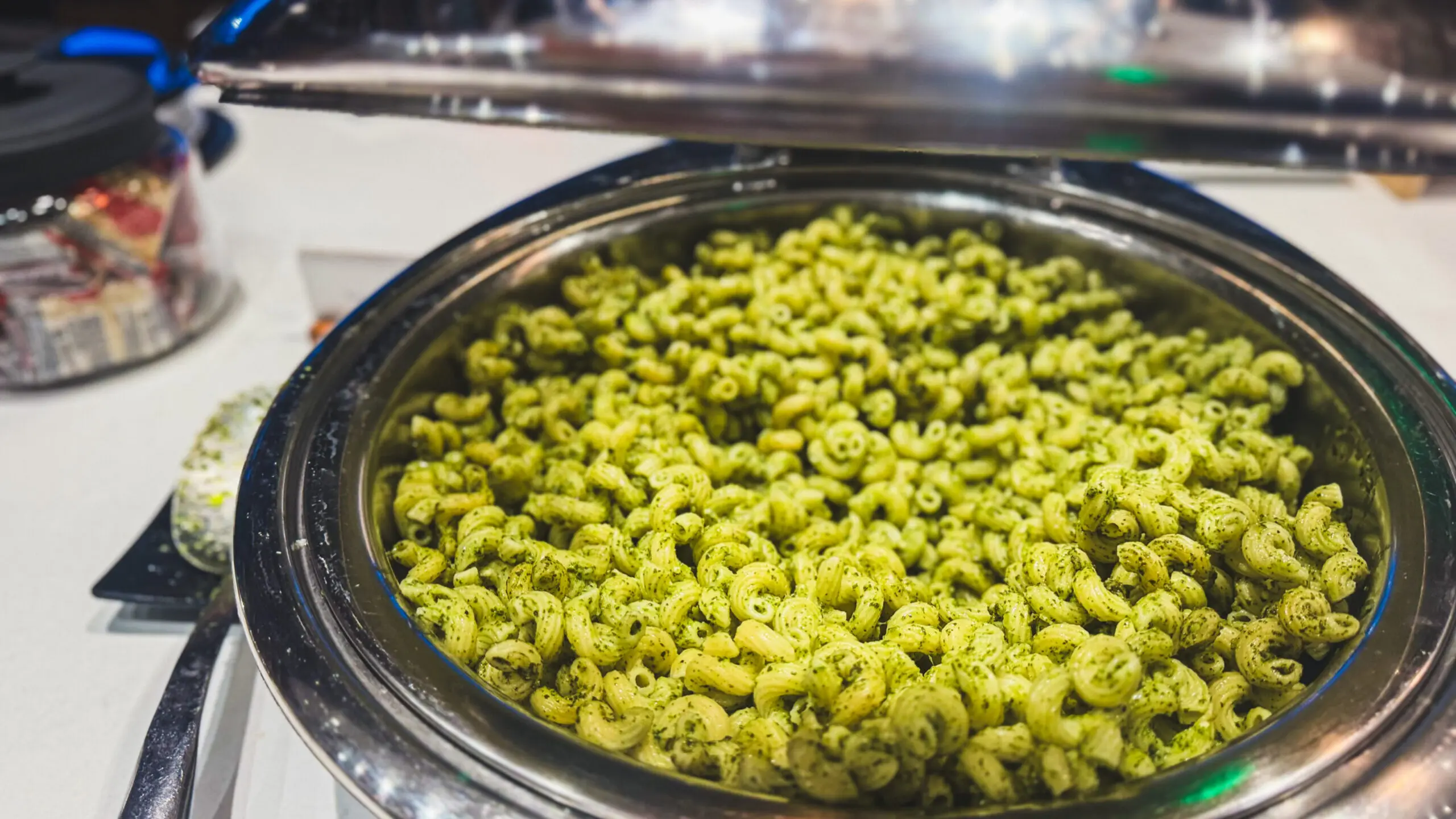 Alaska Airlines Lounge at SFO ambiance